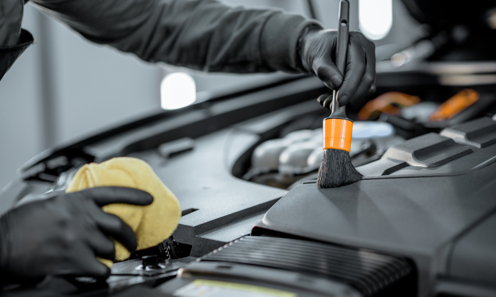 Cara Membersihkan Mesin Mobil dengan Benar untuk Performa Optimal