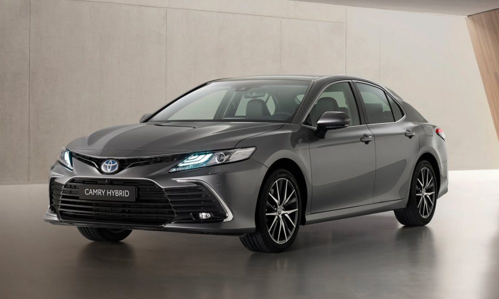 Review Toyota Camry 2024: Menyajikan Kenyamanan dan Teknologi Terkini