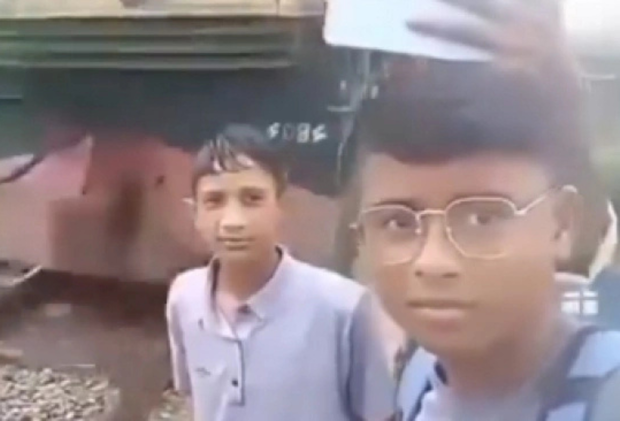 Demi Konten, Remaja Bangladesh Tersambar Kereta saat Bikin Video TikTok
