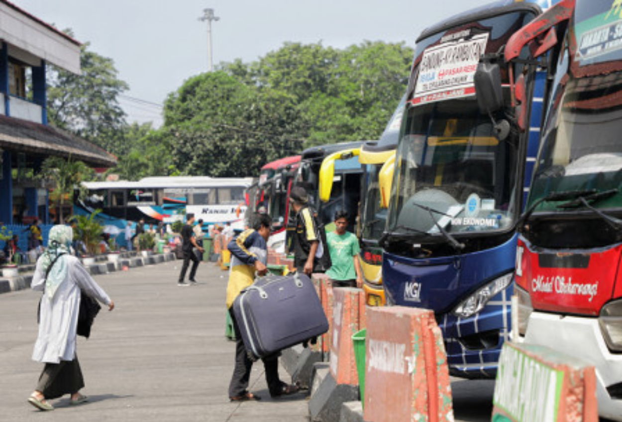 Dishub DKI Jakarta Terapkan Porter Resmi di Terminal Bus untuk Hindari Pungli