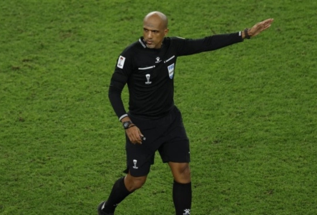 Fakta Wasit Ahmed Al Kaf yang Curangi Timnas Indonesia, Ternyata Segini Bayarannya