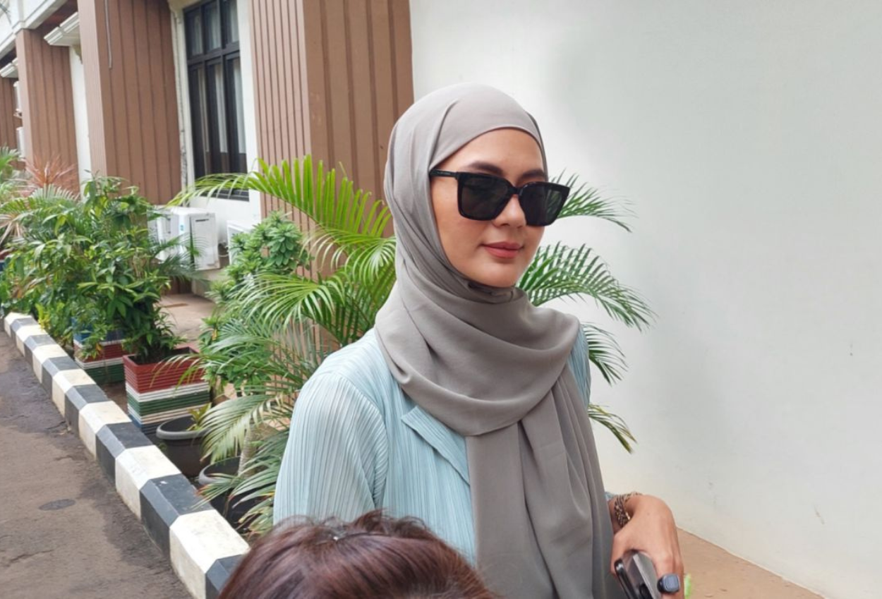 Hadir di Sidang Perdana Perceraian, Paula Verhoeven Tak Ada Interksi dengan Baim Wong