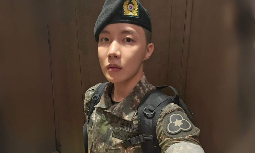 J Hope BTS Come Back usai Wamil, Dijemput Jin Sembari Bawa Bunga