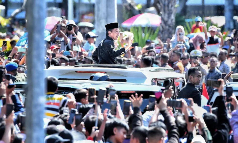 Jokowi Disambut Meriah Warga Solo Usai Purnatugas sebagai Presiden