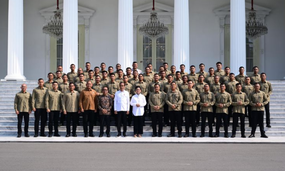 Jokowi Iriana Pamitan dengan Keluarga Besar Istana, Dihadiri Paspampres hingga Petugas Taman