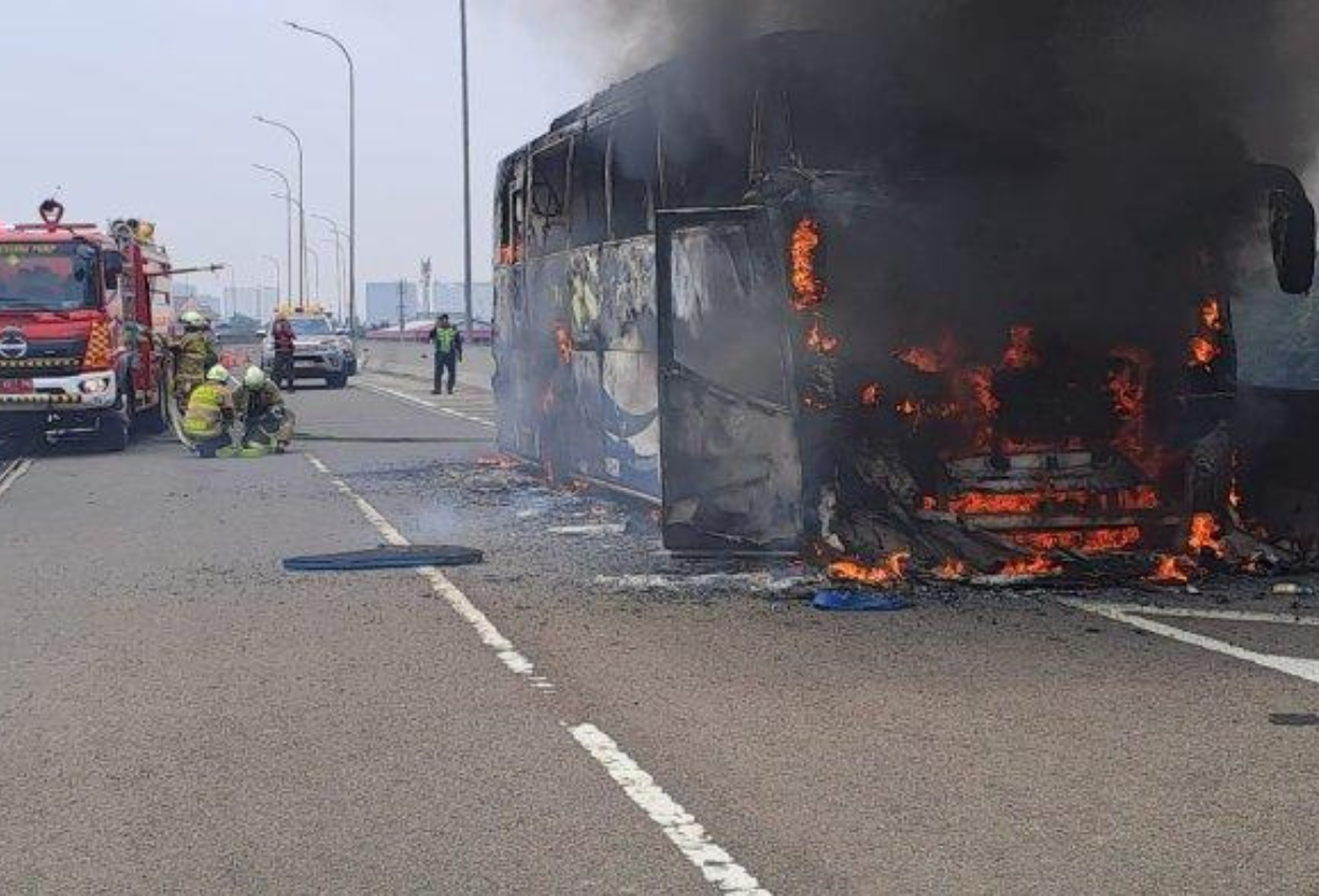 Kronologi Lengkap Kebakaran Bus Pariwisata yang Angkut 58 Anak TK di Tol Wiyoto Wiyono