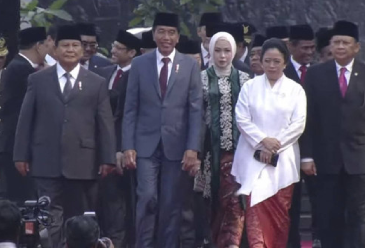 Momen Puan Maharani Akrab Berbincang dengan Jokowi dan Prabowo di Monumen Pancasila
