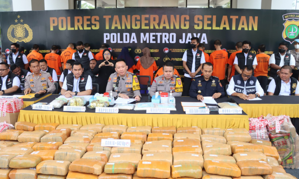 Polres Tangsel Gagalkan Peredaran 642 Kg Ganja dari Jaringan Pengedar Sumatra Jawa