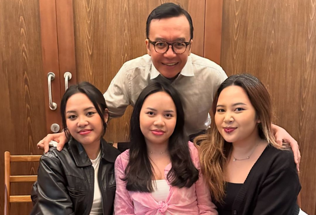 Putri Ari Lasso Tegaskan Keluarga Tetap Kompak Meski Orang Tua Cerai