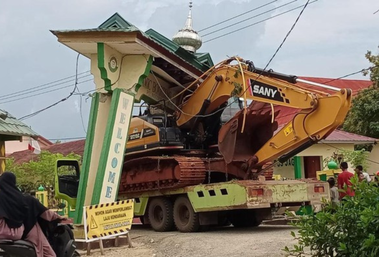 Truk Tabrak Gerbang Ponpes di Kolaka, Bocah 5 Tahun Meninggal Tertimpa Reruntuhan