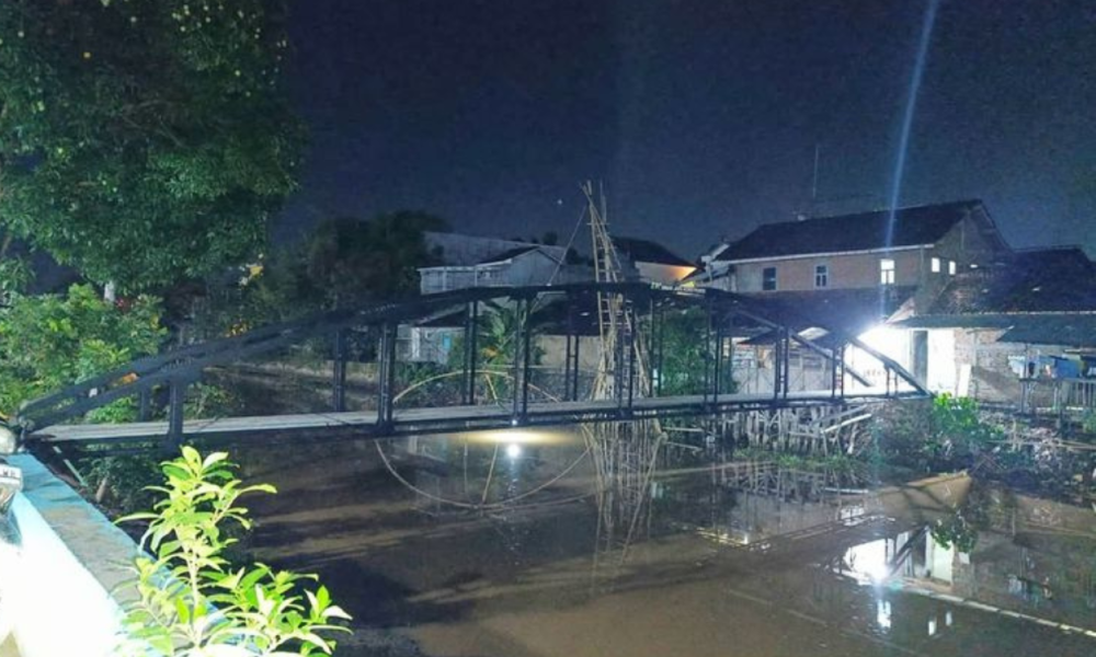 Akses Jalan Ditutup Tetangga, Keluarga di Jepara Bangun Jembatan Rp250 Juta