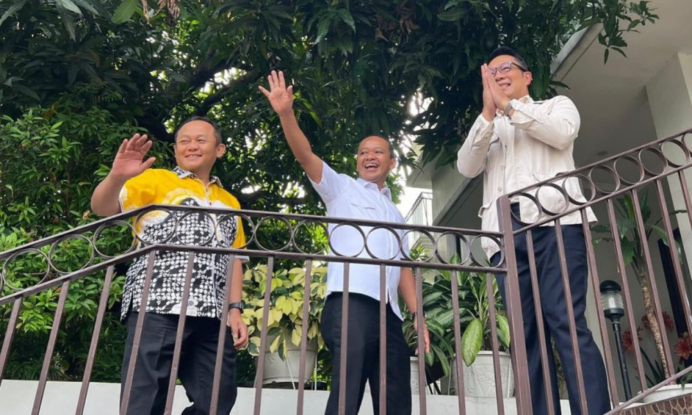 Bahlil Lahadalia Nyoblos di TPS Duren Tiga Aura Ridwan Kamil Penuh Kemenangan