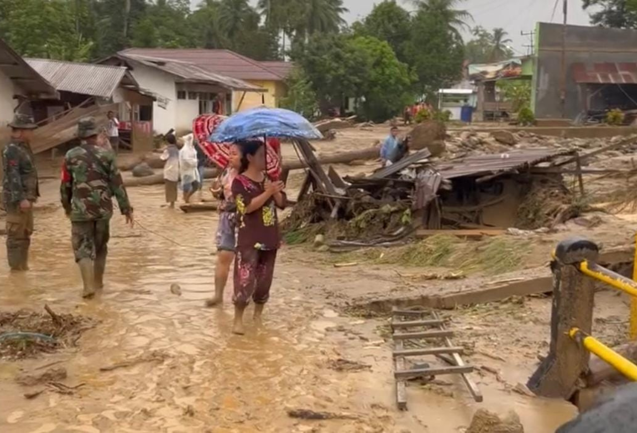 Banjir Bandang Terjang Tiga Desa di Tapanuli Selatan, 2 Orang Dikabarkan Tewas