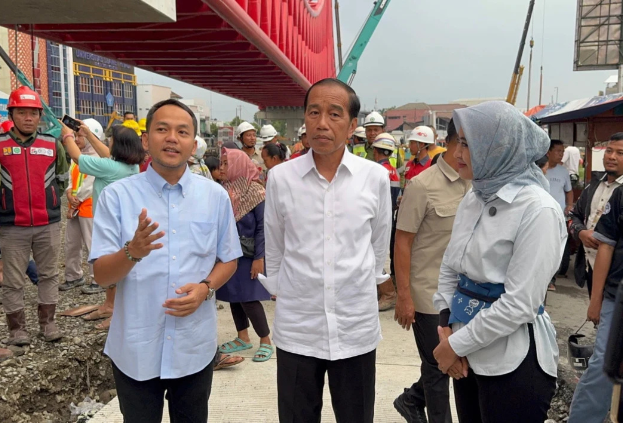 Blusukan Lagi, Jokowi Dukung Respati Astrid di Pilwalkot Solo
