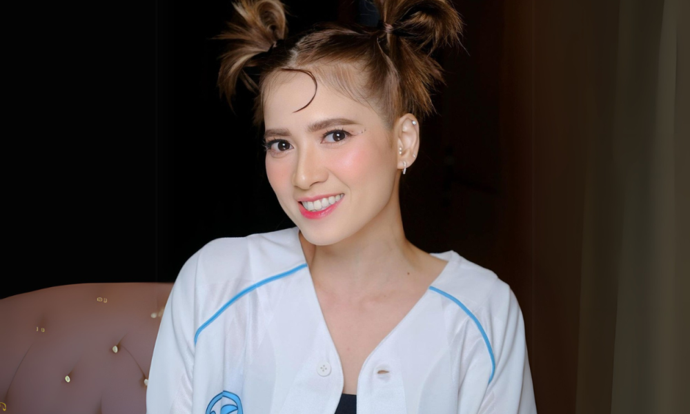 Chika Jessica Kurangi Syuting untuk Temani Ibunda Jalani Cuci Darah Rutin