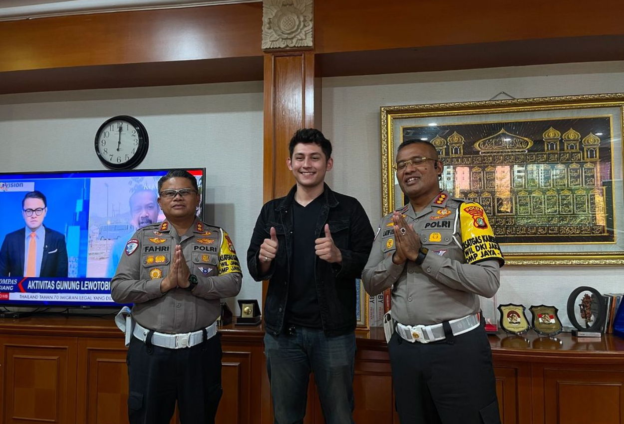 Diperlakukan Tak Menyenangkan oleh Polisi, Ini Profil dan Karier Lachlan Gibson
