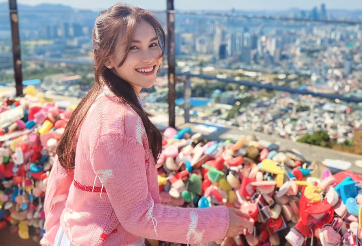 Dukung UMKM Lokal, Ayu Ting Ting Ramaikan Live TikTok yang Sepi