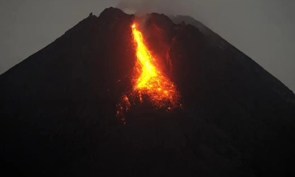 Gunung Merapi Erupsi, Semburkan Lava 11 Kali Sejauh 1,6 km