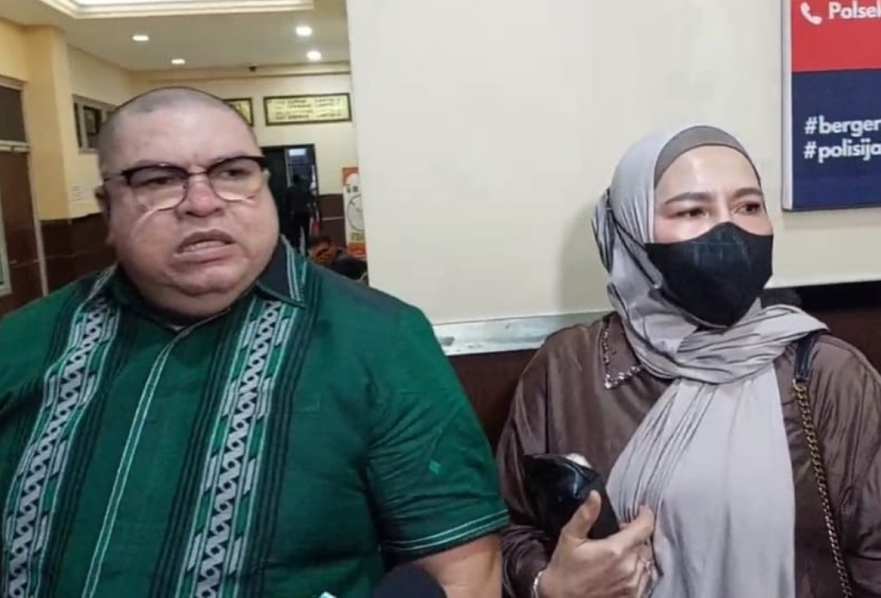 Istri Razman Nasution Geram Anaknya Dijodohkan Nikita Mirzani dengan Vadel Badjideh
