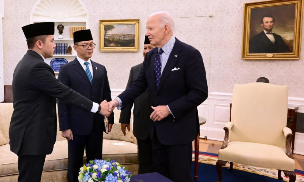 Joe Biden Sapa Delegasi Indonesia, Berjabat Tangan dengan Mayor Teddy Usai Temui Prabowo