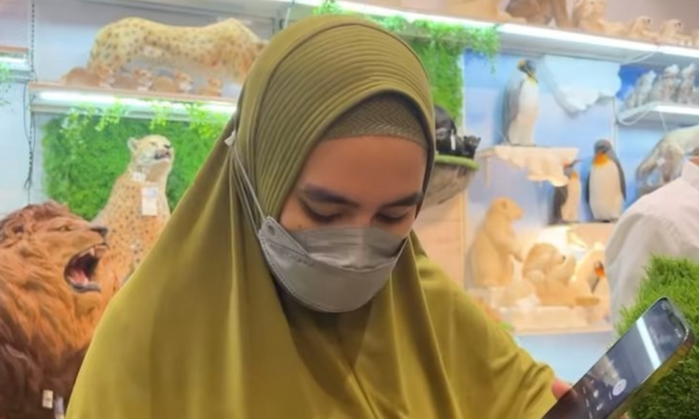 Kartika Putri Mantap Berhijrah, Kenakan Cadar dan Hapus Foto di Media Sosial