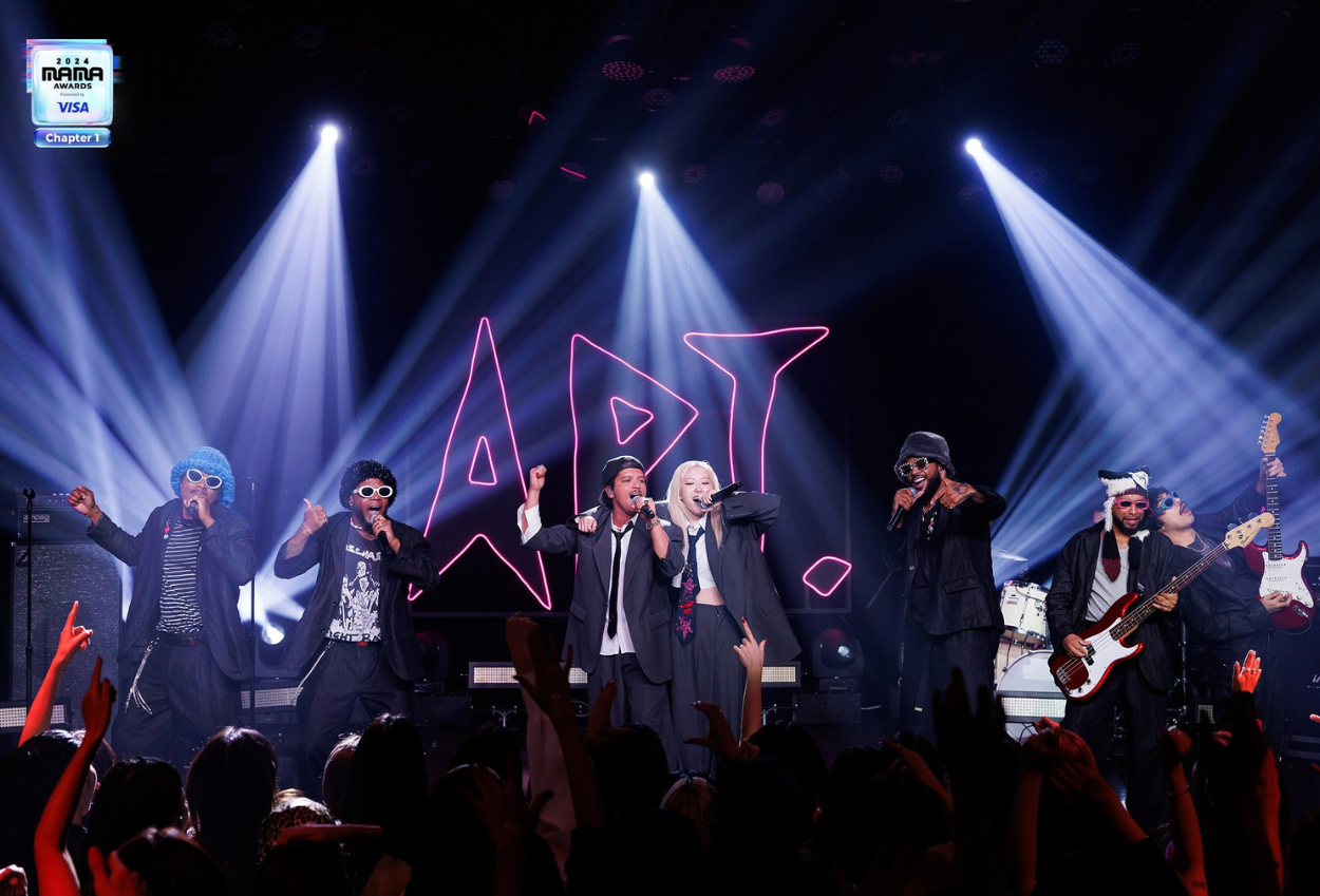 Lagu APT Menang di Mama Awards 2024!