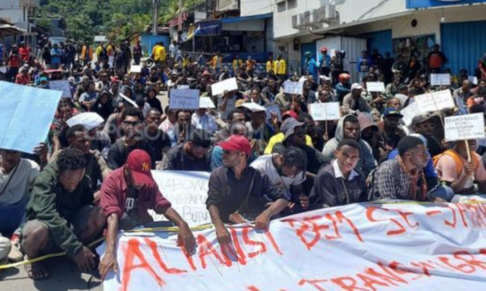 Mahasiswa Papua Demo Tolak Program Transmigrasi Presiden Prabowo