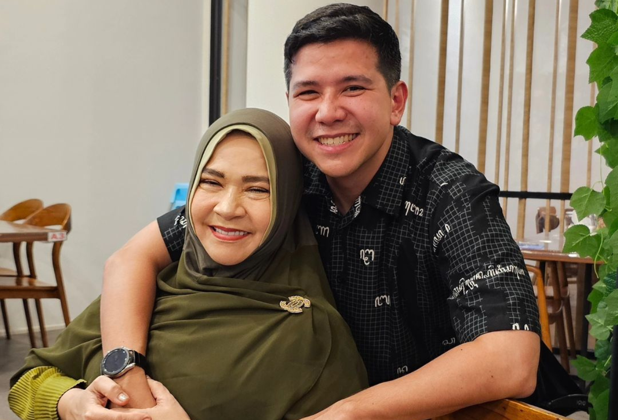 Momen Plafon Rumah Orang Tua Haykal Kamil Ambruk Akibat Rayap
