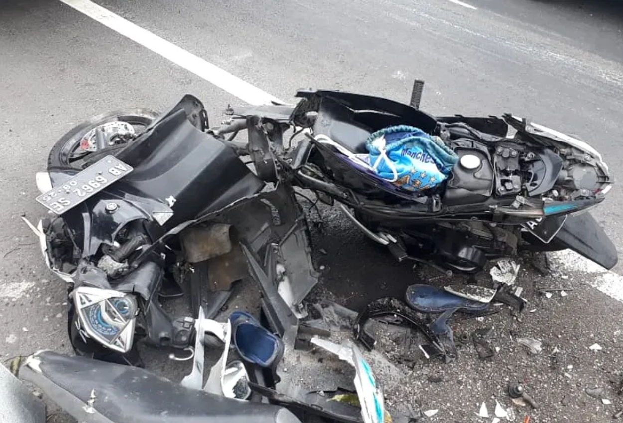 Pasutri Tersermpet Truk di Magelang, Istri Dikabarkan Tewas