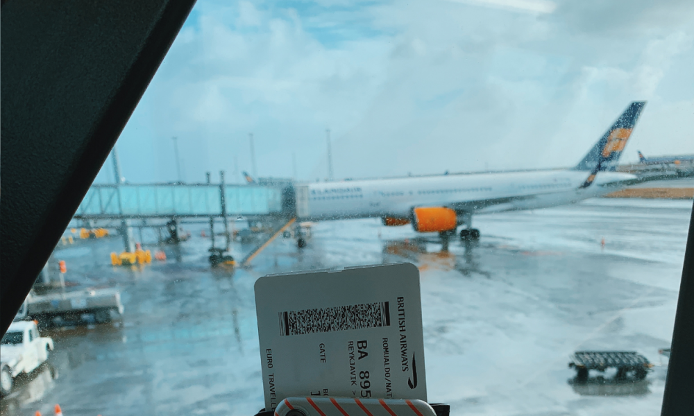 Pemerintah Resmi Turunkan Harga Tiket Pesawat 10% di Seluruh Bandara Indonesia Saat Nataru
