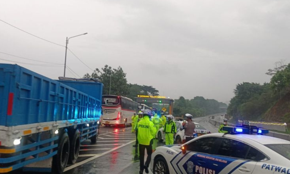 Polisi Ungkap Kronologi Tabrakan Beruntun di Cipularang yang Libatkan Belasan Kendaraan