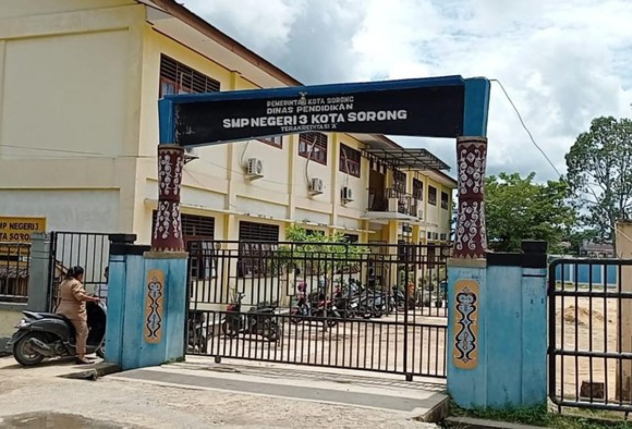 Video Anak Viral, Guru SMP di Sorong Dikenai Denda Rp 100 Juta oleh Orang Tua Siswa
