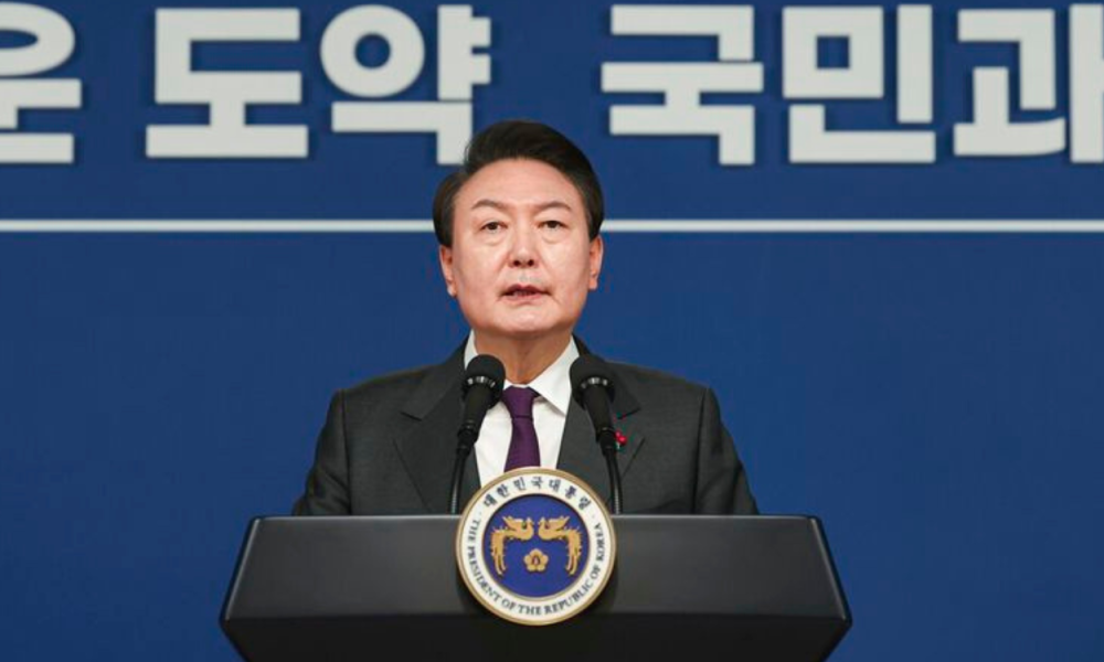 Alasan Presiden Korea Selatan Yoon Suk yeol Umumkan Darurat Militer secara Mendadak