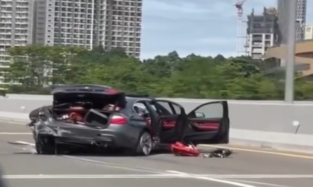 BMW Ringsek Parah Gegara Tabrak Mobil Pikap yang Pecah Ban di Tol Serpong Balaraja