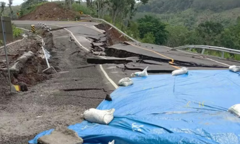 Baru Dibuka 5 Bulan, JLS Sumberoto Malang Blitar Amblas Akibat Longsor