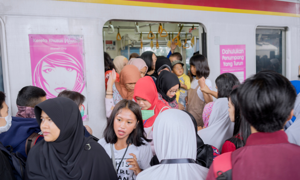 Maruarar Sirait Dorong KRL Ekspres demi Kemudahan Mobilitas Pekerja