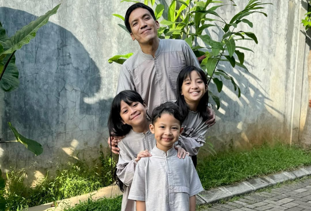 Miskha Tegur Desta Soal Foto dengan Perempuan Bukan Muhrim Ya!