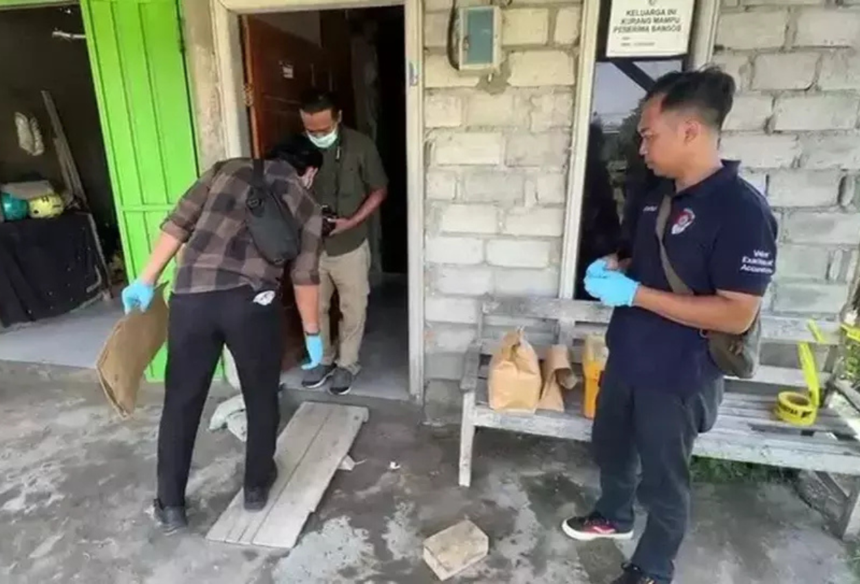Satu Keluarga di Kediri Bunuh Diri Minum Racun Tikus Karena Terjerat Pinjol, Orang Tua Kritis, Anak Tewas