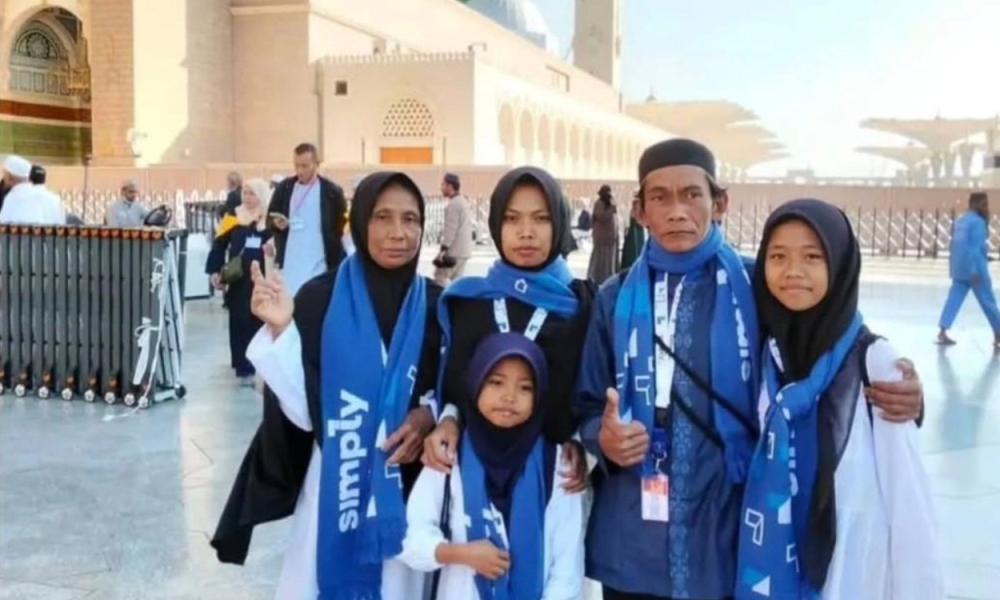 Sunhaji Akhirnya Jalani Ibadah Umrah bersama Keluarganya
