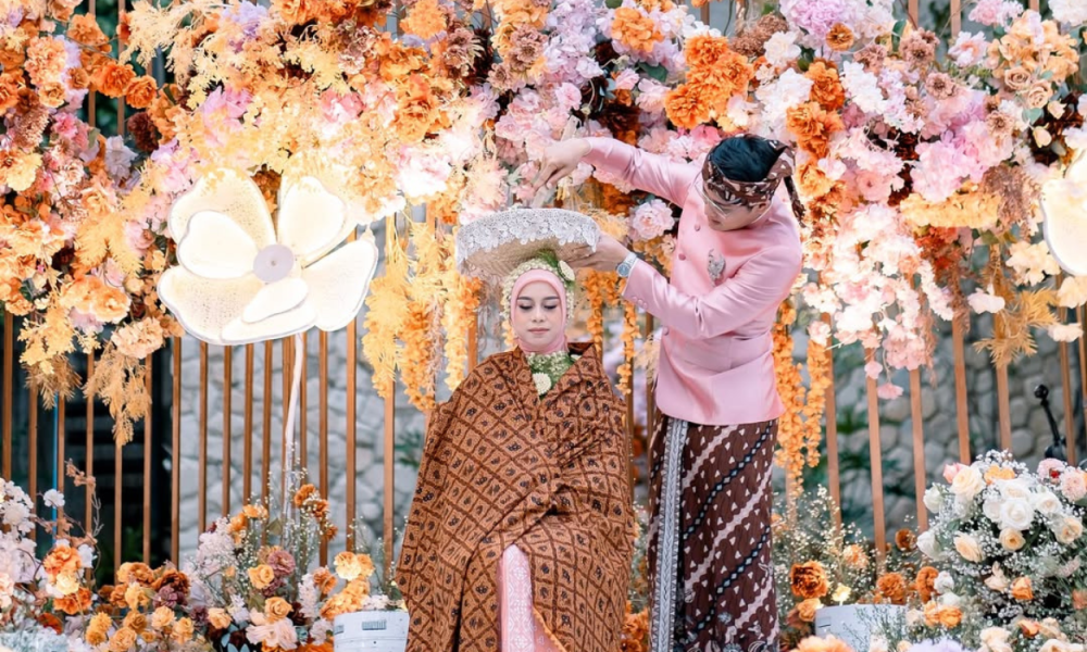 Waduh! Belut Muncul di Kaki Lesti Kejora Saat Acara 7 Bulanan