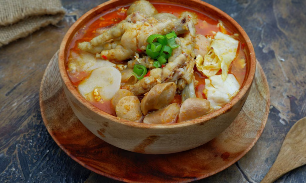 Akibat Sering Makan Seblak dan Bakso, 8 Ribu Remaja Karawang Terkena Anemia