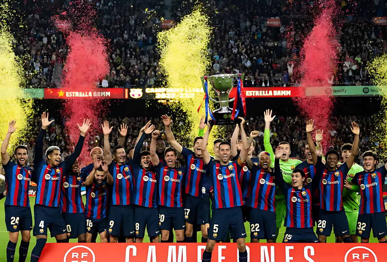 Barcelona Kembali Angkat Trofi! Menang Telak 5 2 atas Real Madrid di Piala Super Spanyol