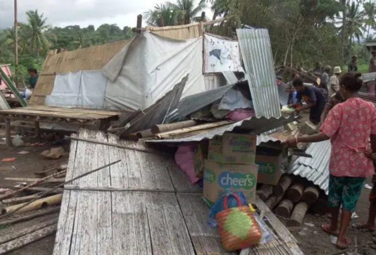 Buntut Konflik Lahan, Ratusan Rumah Adat di NTT Digusur