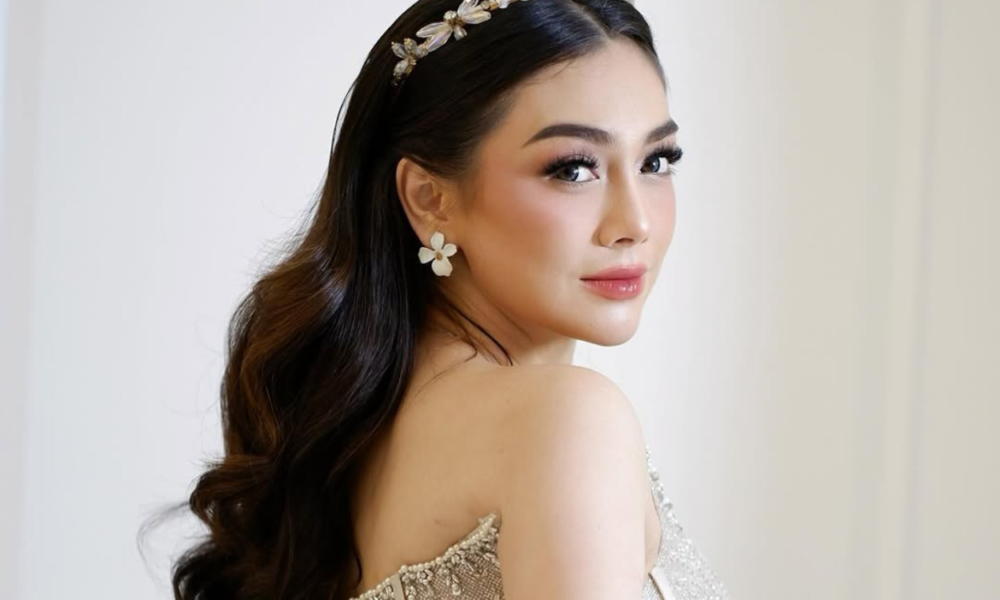 Celine Evangelista Beri Hadiah Umrah Gratis ke Penonton Saat Live TikTok
