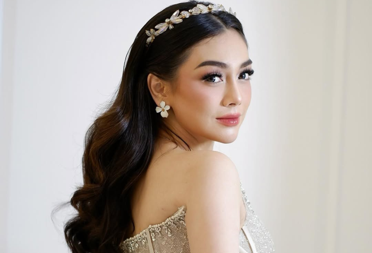 Celine Evangelista Beri Hadiah Umrah Gratis ke Penonton Saat Live TikTok