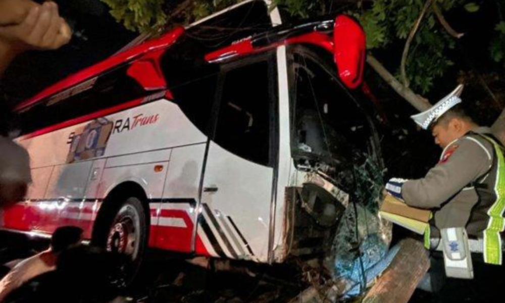 Diduga Rem Blong, Terjadi Kecelakaan Maut Bus Pariwisata di Kota Batu hingga Korban Tergeletak di Tengah Jalan