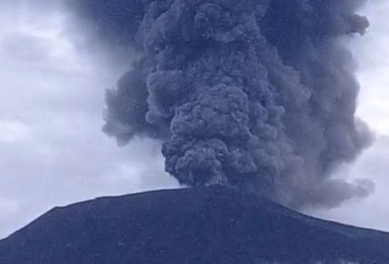 Gunung Marapi Erupsi, BPBD Imbau Warga Waspada