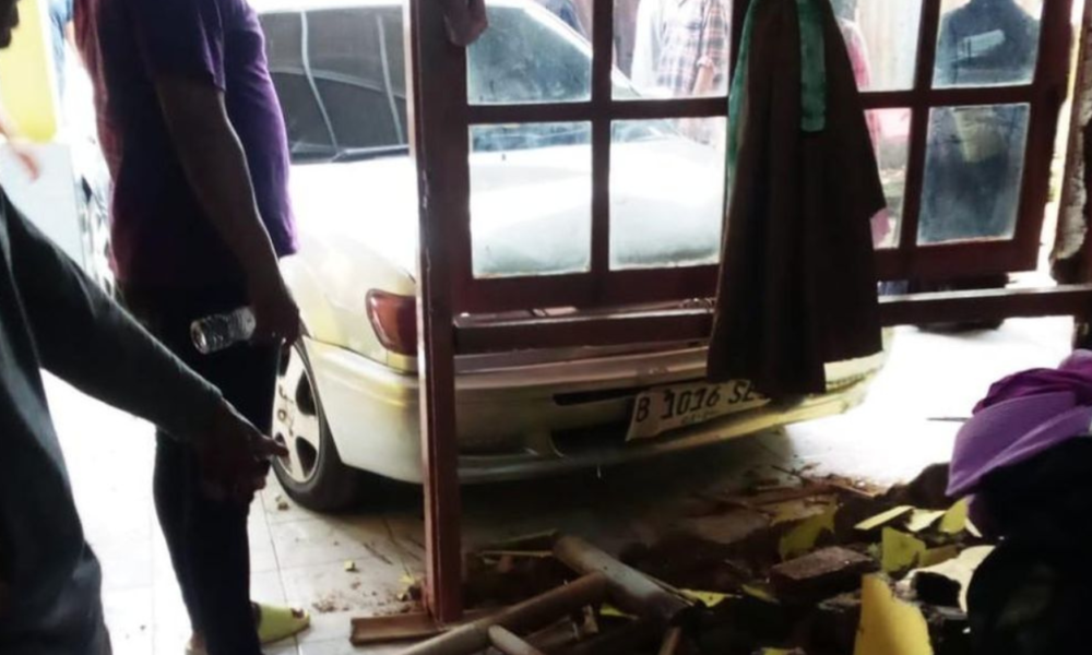 Insiden Tragis di Depok, Nenek Tergencet Mobil Tetangga yang sedang Dipanaskan hingga Meninggal