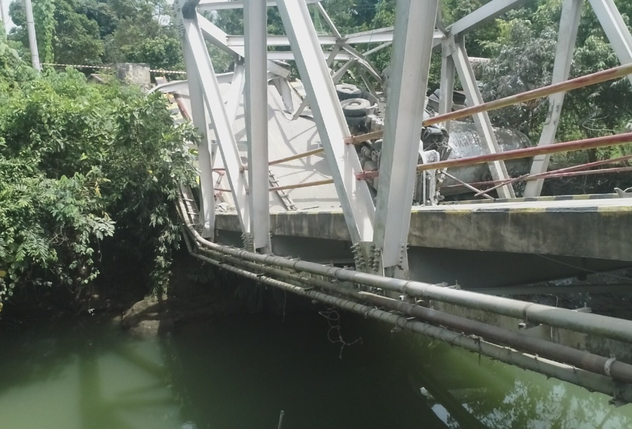Jembatan Busui Kaltim Ambruk Ditabrak Truk Semen, Pemerintah Minta Perusahaan Tanggung Jawab Bangun Ulang