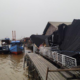 Kapal Tongkang Hantam Kafe di Pinggir Sungai Mahakam hingga Rugi Miliaran, Imbas Hujan Deras dan Angin Kencang